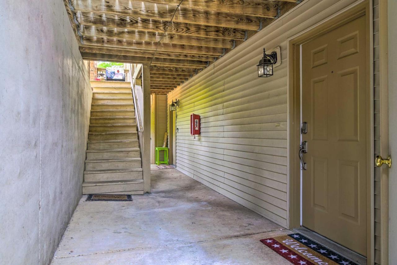 Pet-Friendly Branson Retreat With Pool And Golf Access Lägenhet Exteriör bild