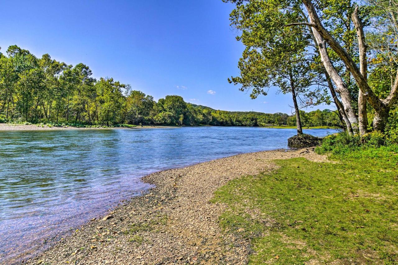 Pet-Friendly Branson Retreat With Pool And Golf Access Lägenhet Exteriör bild