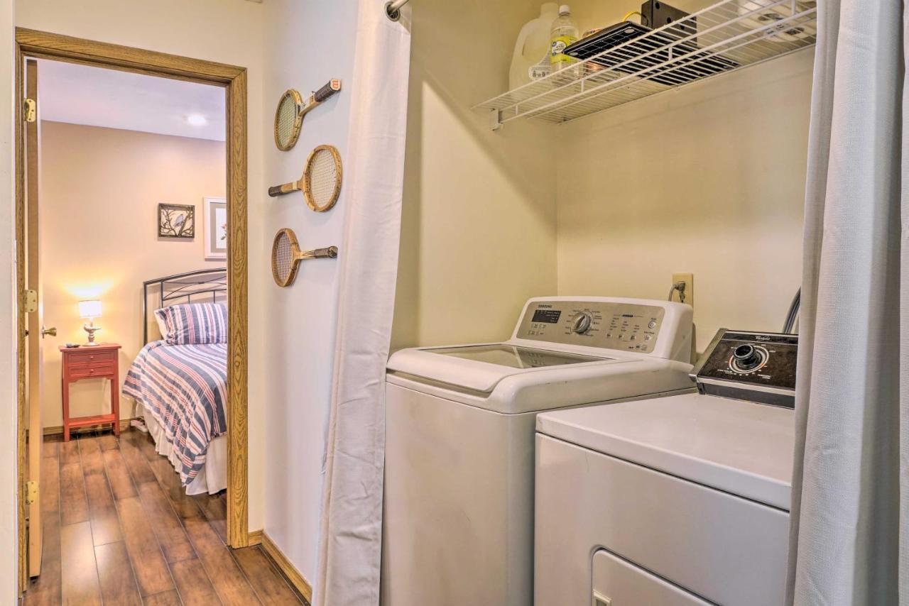 Pet-Friendly Branson Retreat With Pool And Golf Access Lägenhet Exteriör bild