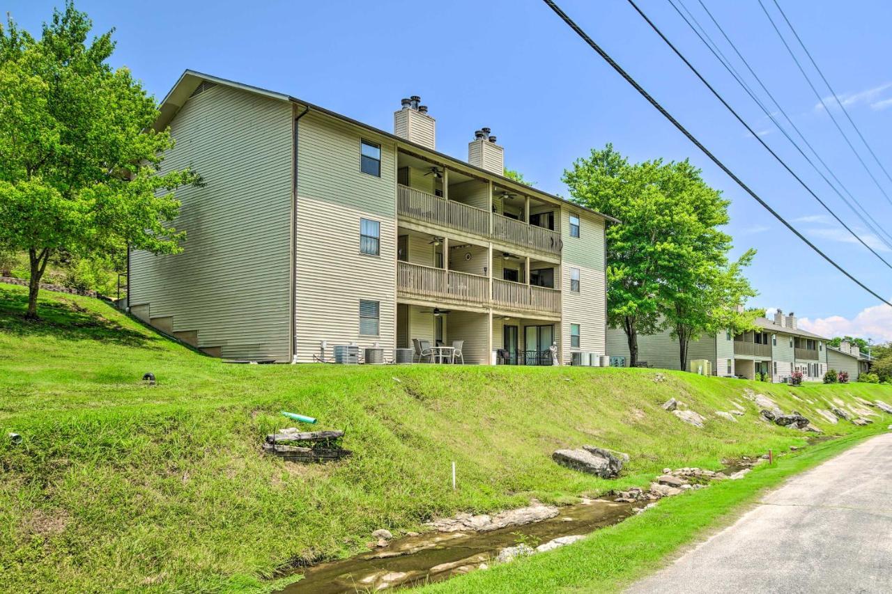 Pet-Friendly Branson Retreat With Pool And Golf Access Lägenhet Exteriör bild