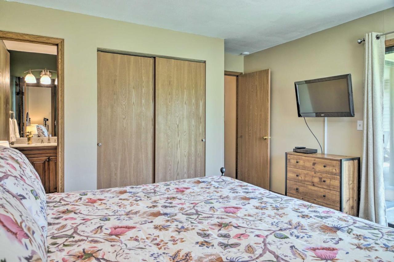 Pet-Friendly Branson Retreat With Pool And Golf Access Lägenhet Exteriör bild